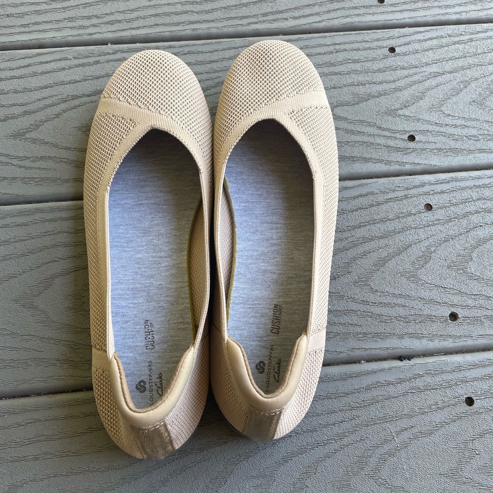 Clark’s woman shoe Sz 11 cleaned (s016)